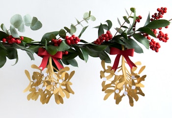 How to Make Your Own Mistletoe