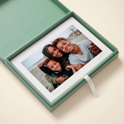 Add a gift box for the perfect gift