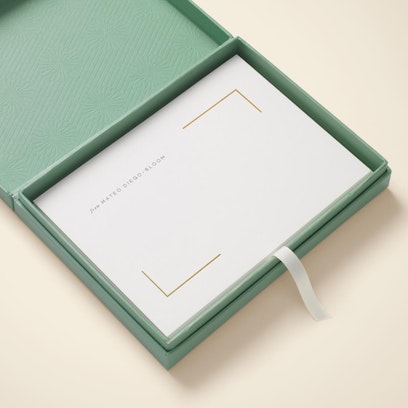Add a gift box for the perfect gift